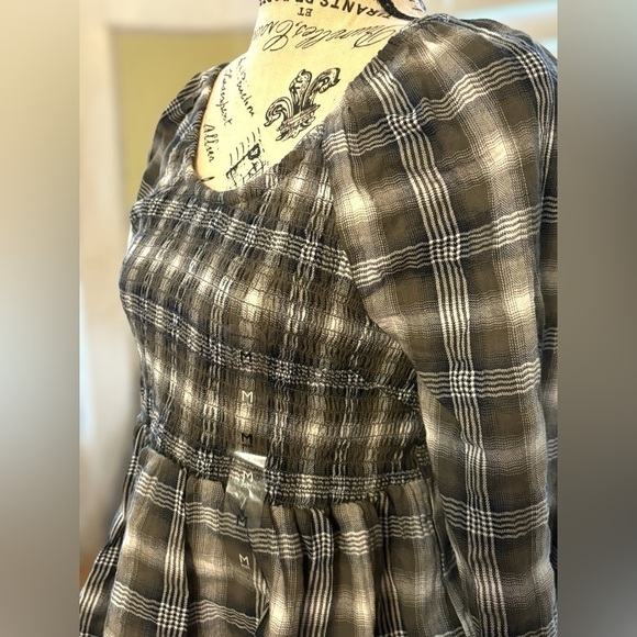 Tommy Jeans Womens Size Medium Plaid Peplum Smocked Top •Scoop Neck Long Sleeves - Picture 4 of 16